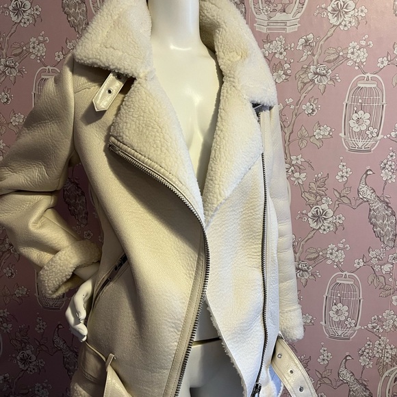 NWOT Zara winter white fur lined biker jacket. - Picture 6 of 11